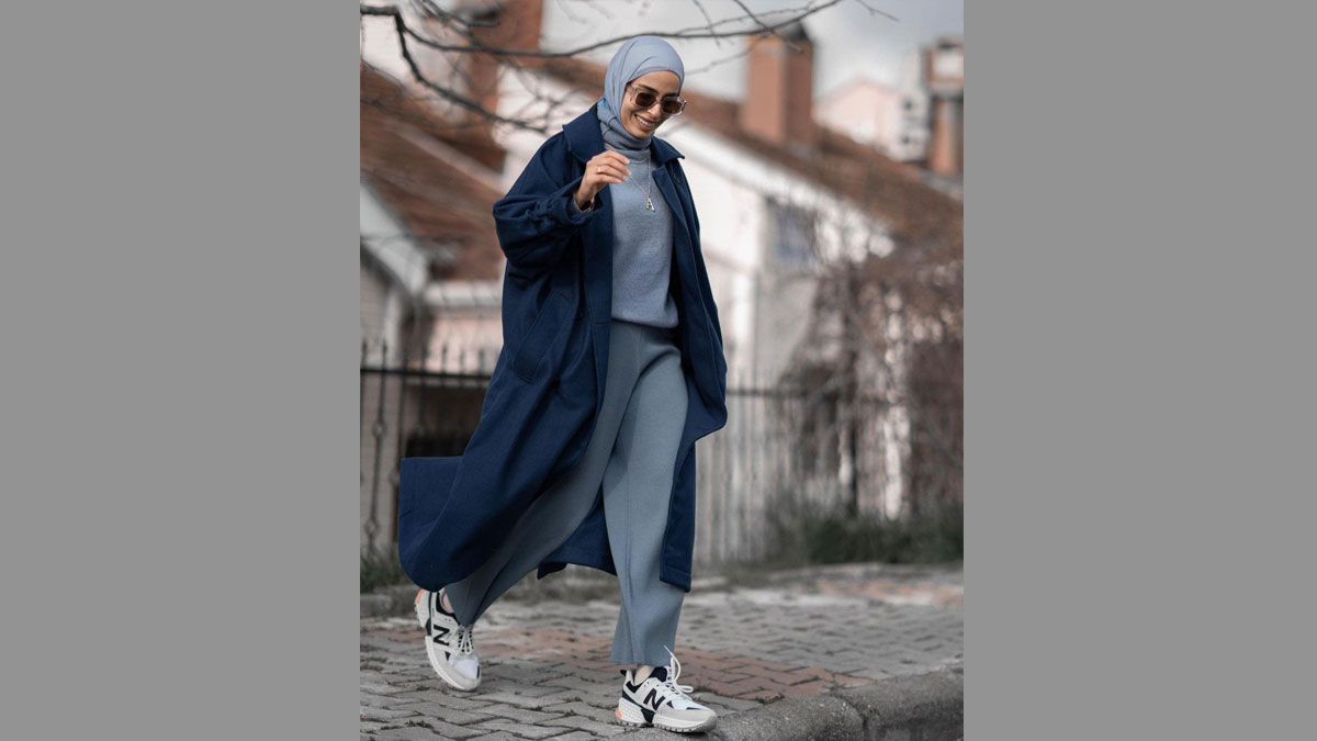 ۳. آبی نفتی با عمقی اسرارآمیز