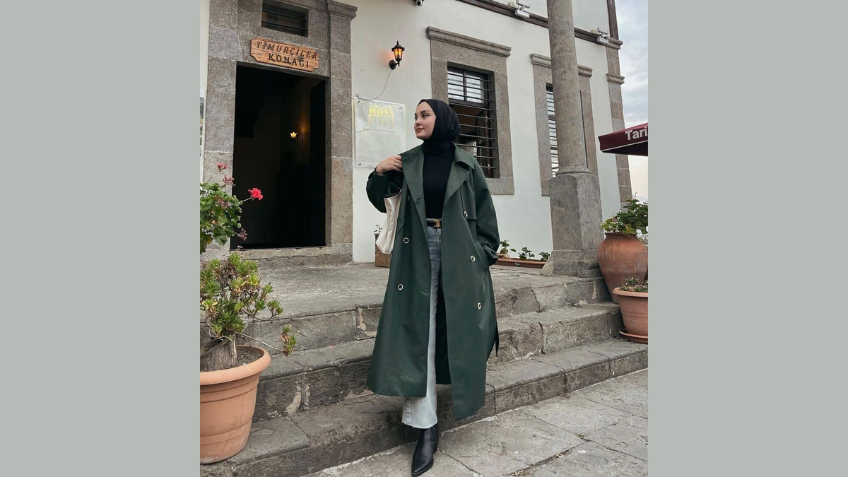 ۵ رنگ خاص برای بارانی بلند زنانه که از همه متفاوت‌تر هستند